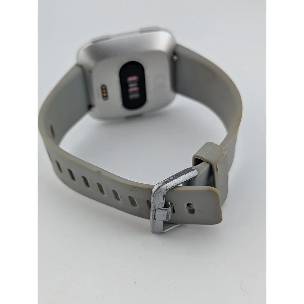 Fitbit Versa Smartwatch FB504 Rose Gold Gray Small Band w/ Charger- Working